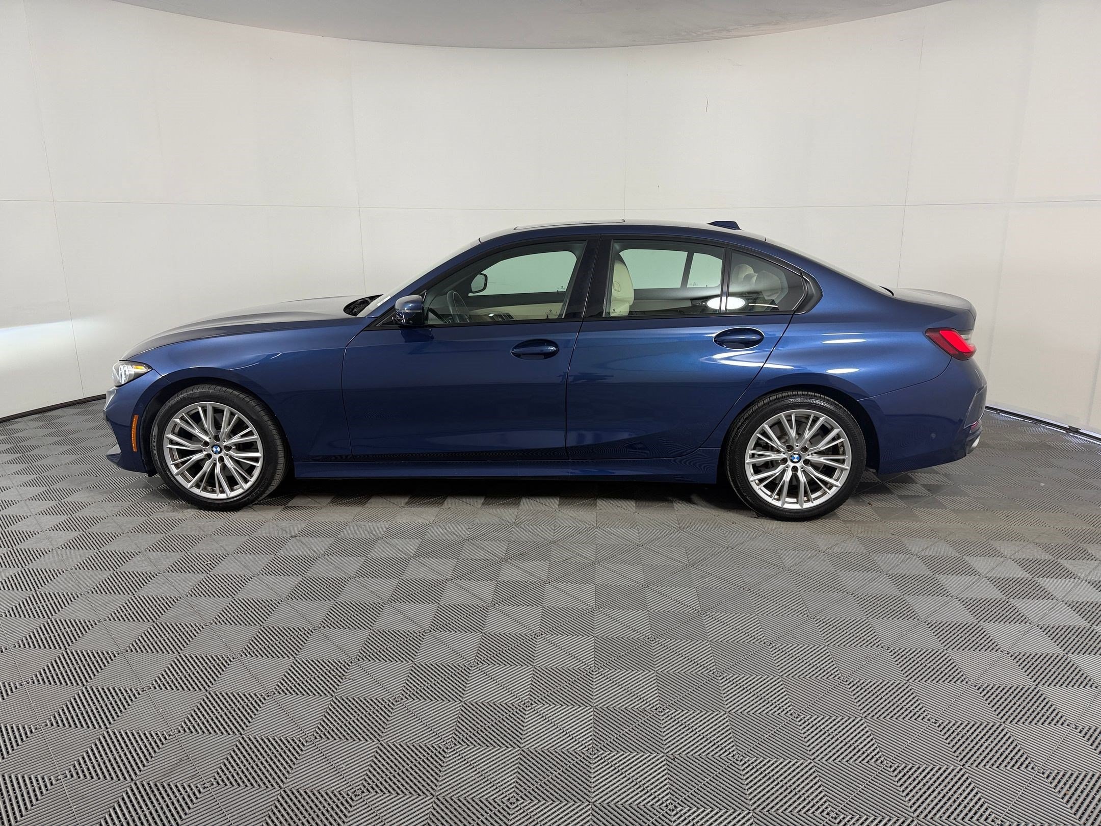 bmw 3 series 2023 3MW69FF08P8D27589 image bmw 3 series 2023 3MW69FF08P8D27589 image